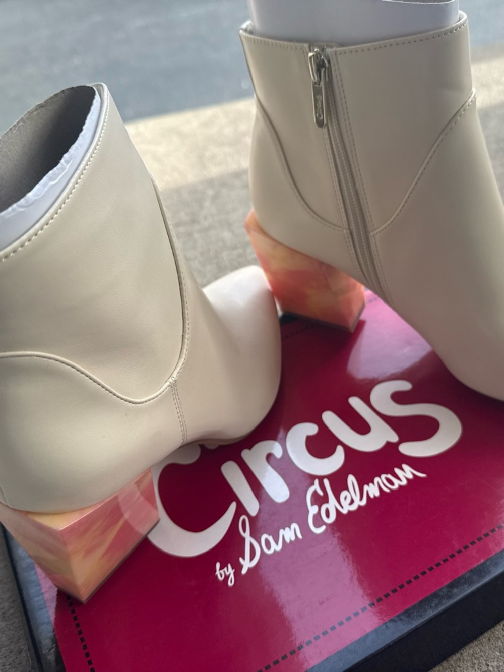 NIB Circus by Sam Edelman Ivory Ankle Boots with Marbled Block Heel size 8